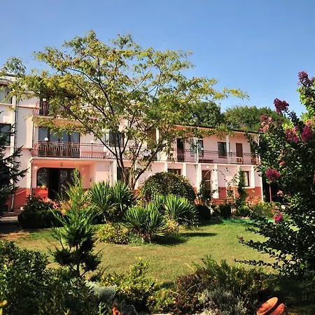 Konukevi Secret Garden House 2*