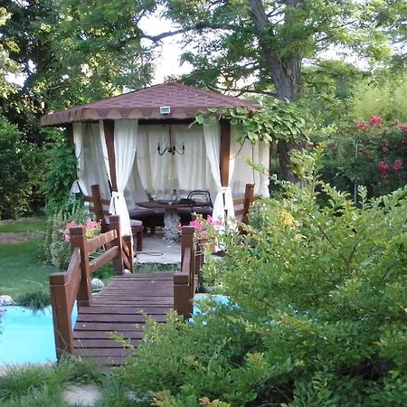 Konukevi Secret Garden House 2*