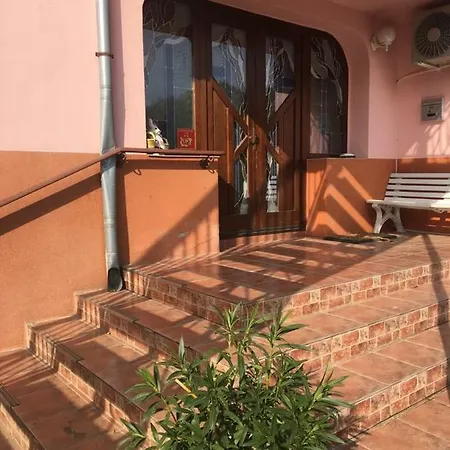 Konukevi Secret Garden House 2*