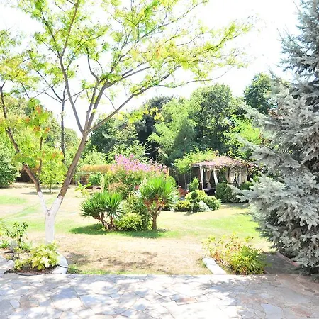Guest house Secret Garden House